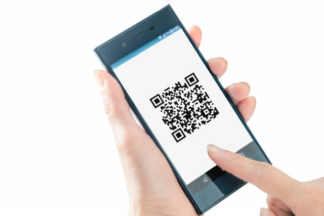 QRコードによる無人受付システム導入｜記名作業の排除と自動通知が有効な理由